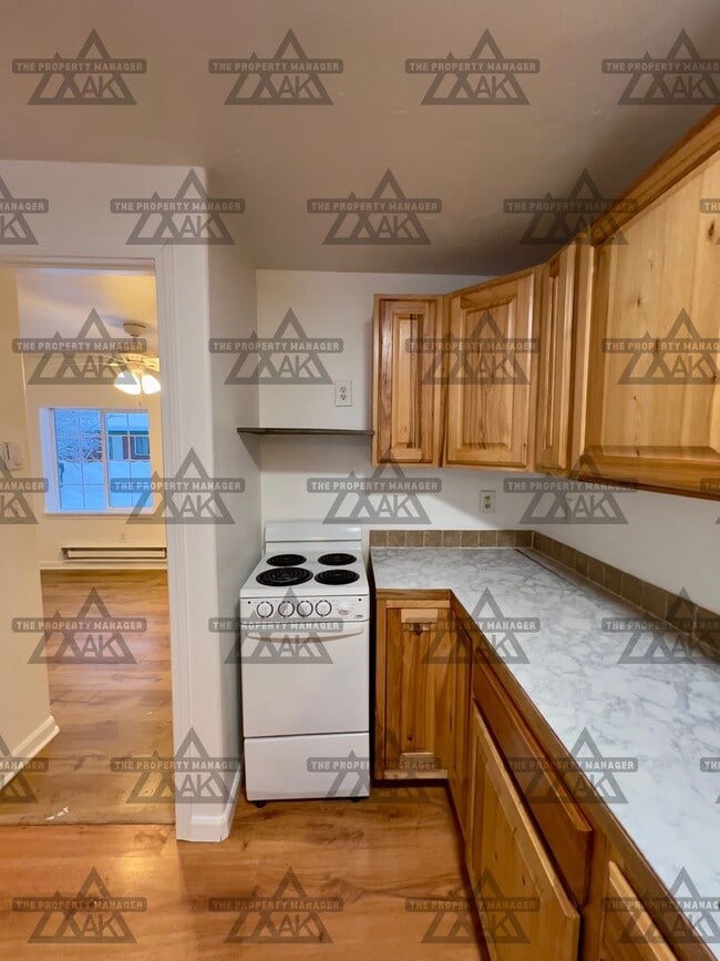 Building Photo - West Fifth Avenue