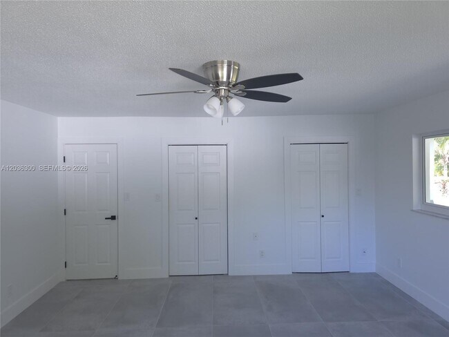 Building Photo - 1565 Thumb Point Dr