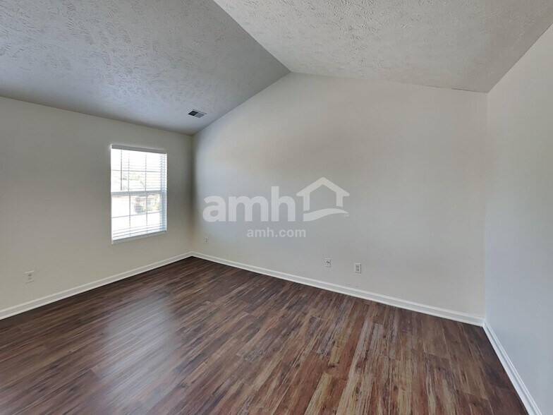 Building Photo - 3408 Ravenel Ct