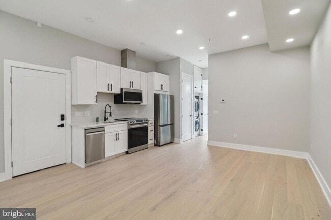 Building Photo - 2213 M St NE