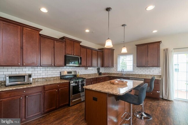 Building Photo - 7469 Tanyard Knoll Ln