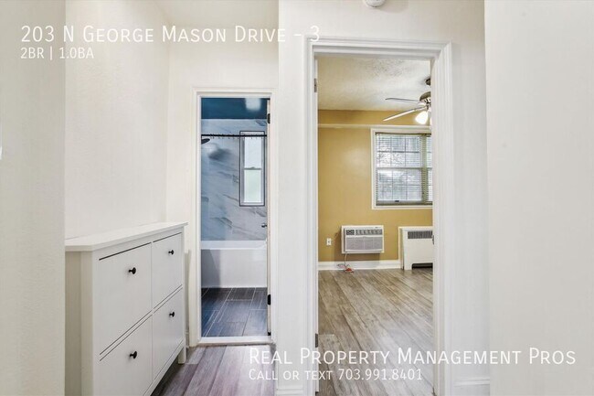 Building Photo - 203 N George Mason Dr