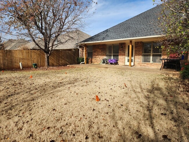 Building Photo - 2708 NW 170th Terrace