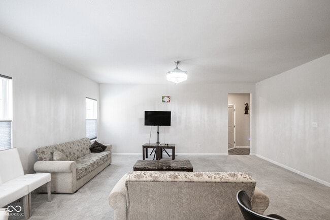 Building Photo - 453 Gathering Ln