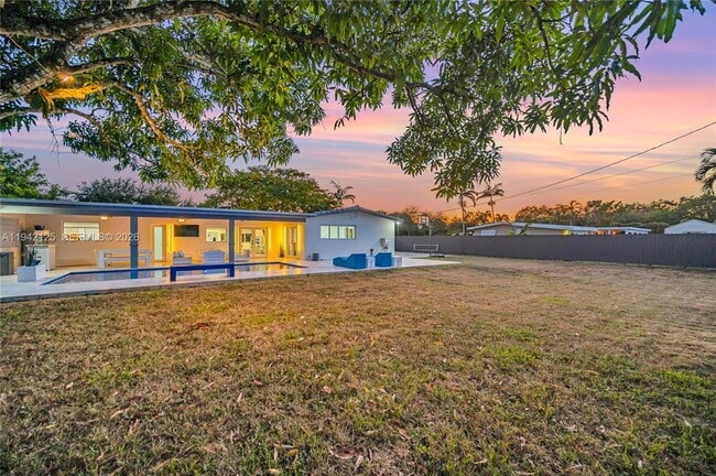 Building Photo - 8501 SW 142nd St