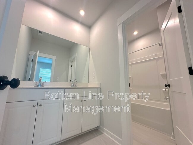 Building Photo - 3348 Finchborough Ct