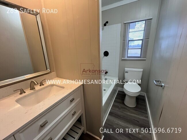 Building Photo - 263 Safley Rd