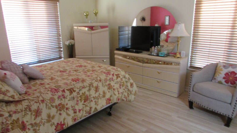 Building Photo - 2699 Pine Ridge Way E