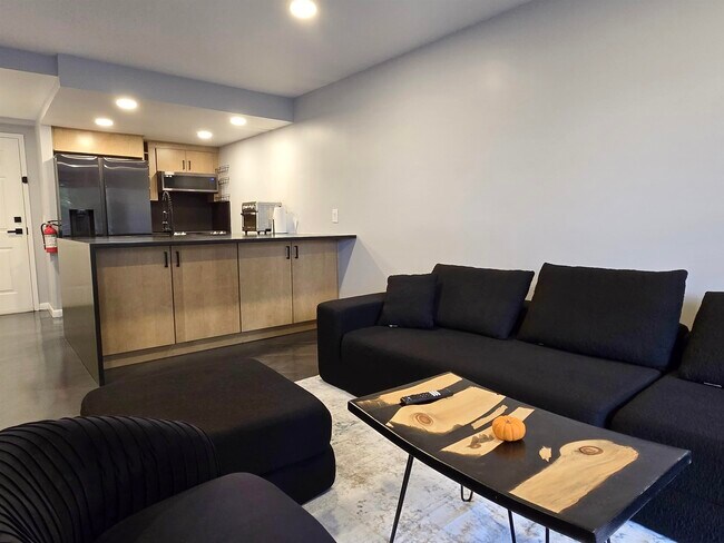 Building Photo - 55 Clinton Pl