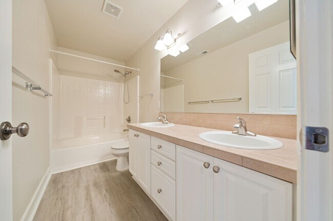 Building Photo - 10657 SW Adele Dr