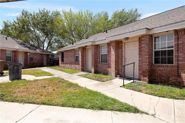 Building Photo - 2717 W Ringold Cir