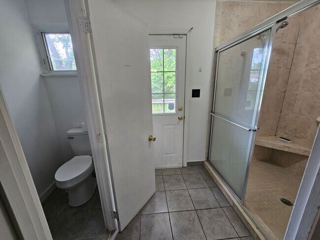 Building Photo - 4 Bedroom
