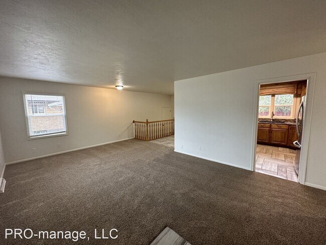 Building Photo - 5 br, 2 bath House - 1025 Homer Ave.
