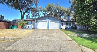 Building Photo - 323 Kipps Ln