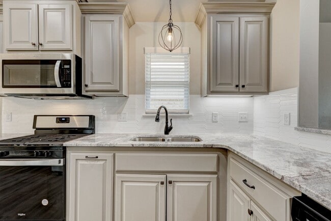 Building Photo - 5712 Campbell Creek Dr