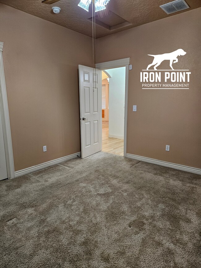 Building Photo - 3bed/2bath in sought after Nampa neighborhood w/3 car garage and large bonus room.