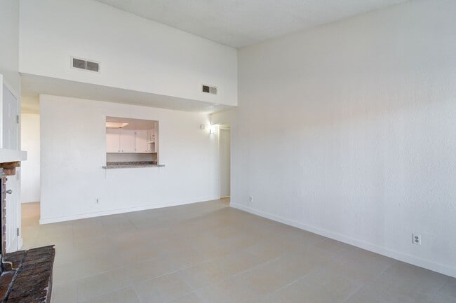 Building Photo - 2981 Country Manor Ln