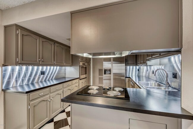 Building Photo - 7145 E McDonald Dr