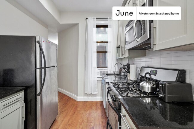 Building Photo - Room in Shared 4 bed/1 bath home
