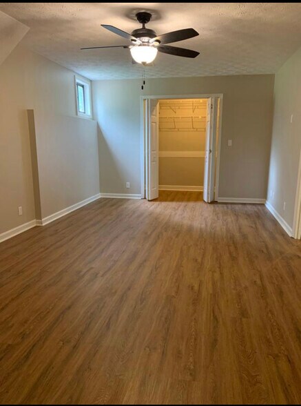 Building Photo - 211 Crabapple Ln