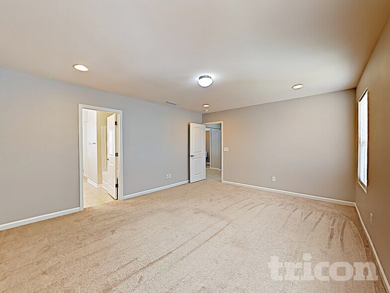 Building Photo - 1195 Thanet St SW