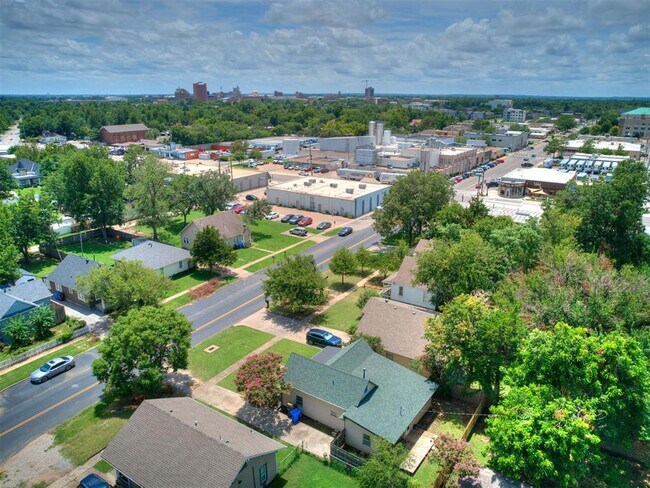 Building Photo - 425 E Eufaula St