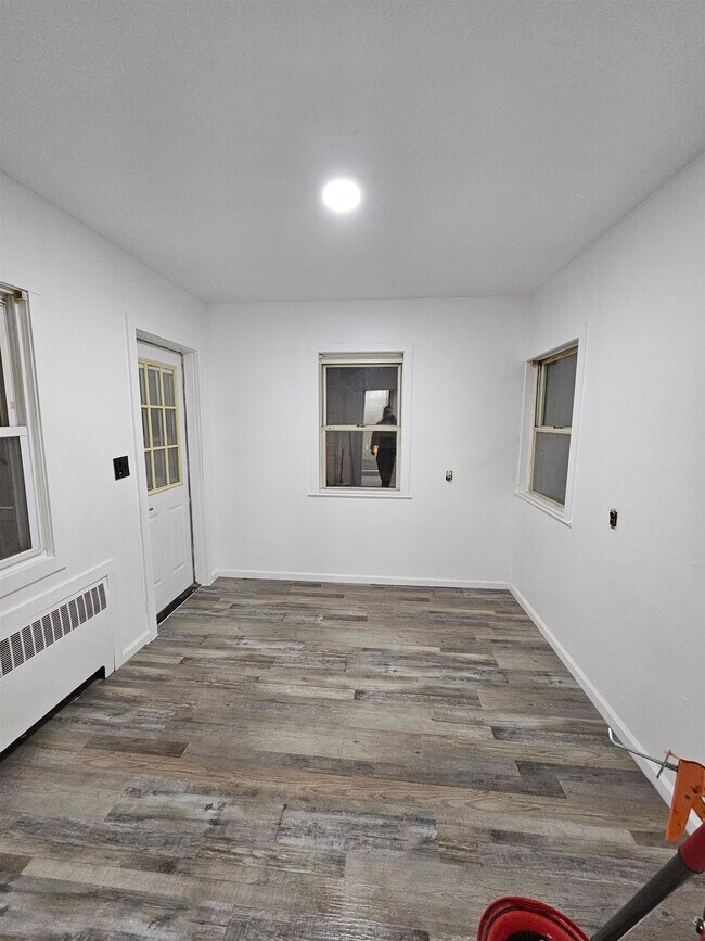 Building Photo - 7411 Park Ave