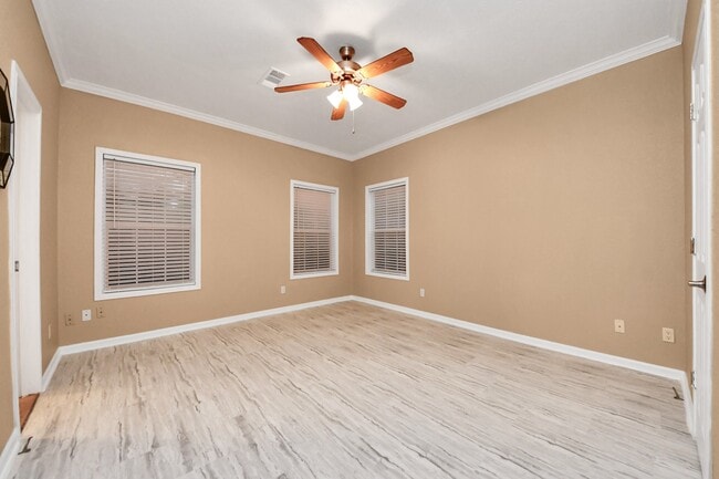 Building Photo - 27161 Remington Forest E