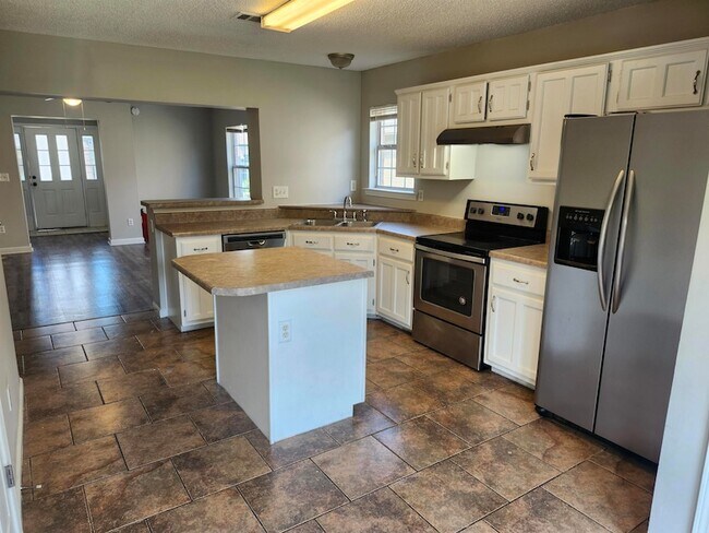 Building Photo - 6667 Einat Cove