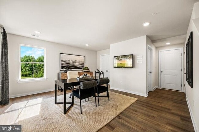 Building Photo - 35 E Front St