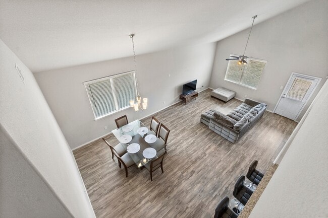 Building Photo - 18101 Woodpecker Trl