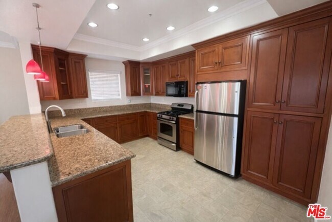 Building Photo - 1101 East Ave