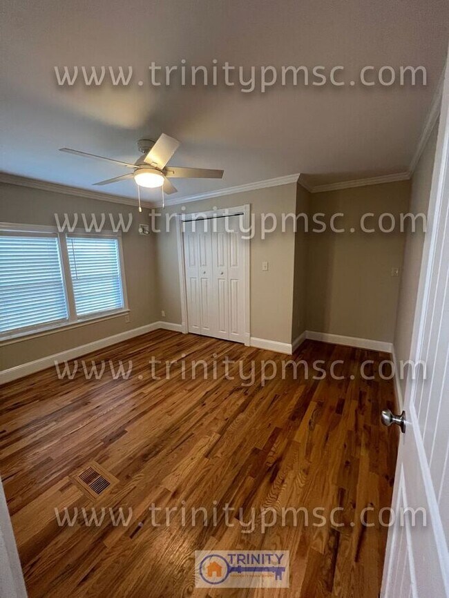Building Photo - NEWLY UPDATED!! Ready and waiting for you!