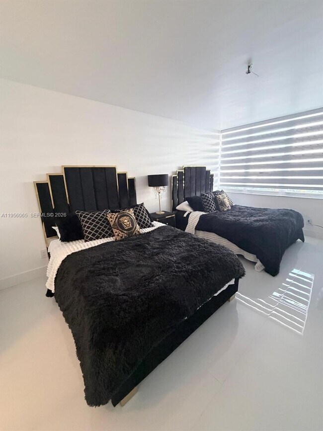 Building Photo - 100 Lincoln Rd