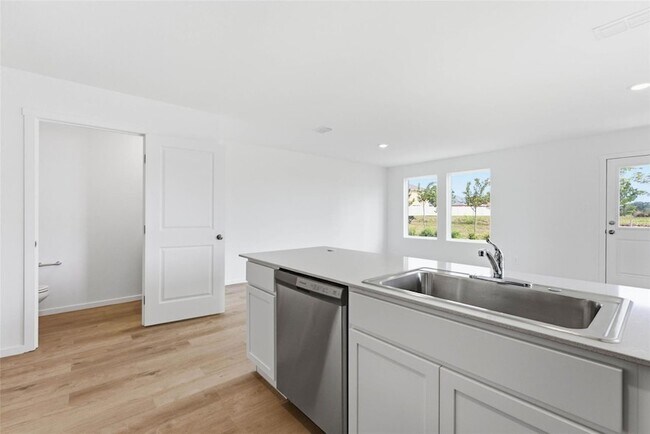 Building Photo - 1557 Plank Pl