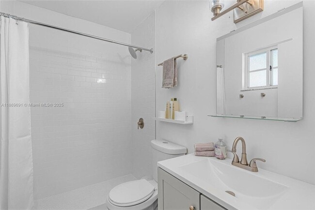 Building Photo - 2661 SW 28th Ct