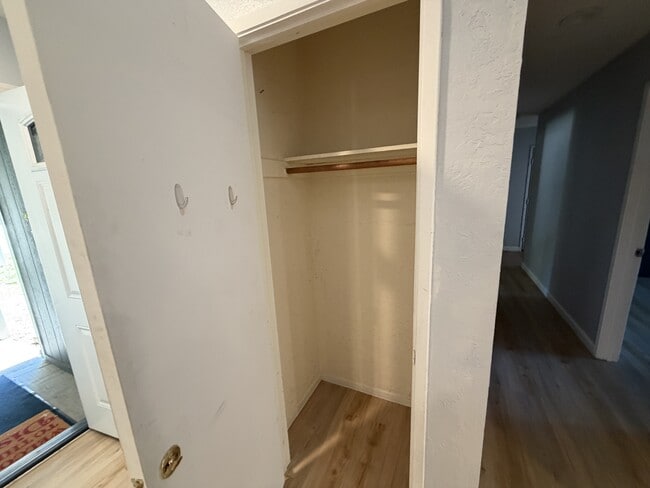 Building Photo - 3204 Apple St