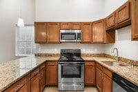 Building Photo - 77 E 7th Ave