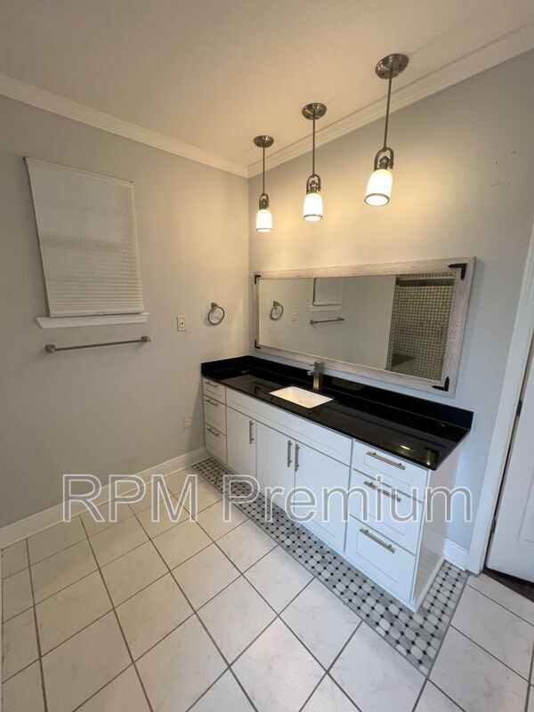 Building Photo - 7850 Greenwell St