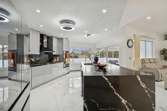 Building Photo - 1062 Greenturf Rd