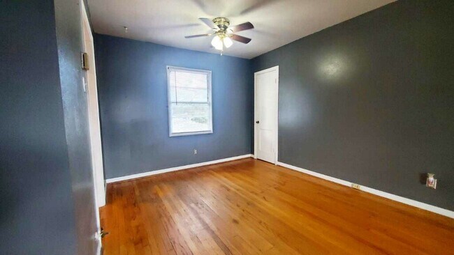 Building Photo - 4427 Jefferson St