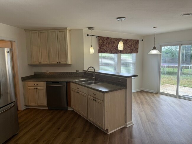 Building Photo - 203 Millbury Ct