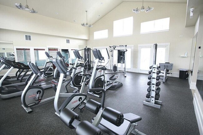 Building Photo - Spacious 2 Bedroom Townhome at The District!