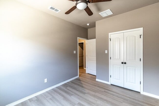 Building Photo - First month HALF OFF RENT move in Special!