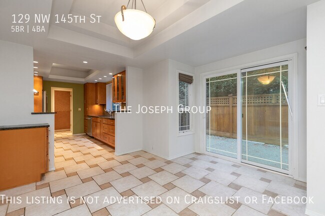 Building Photo - Beautiful 5 bed 3.5 bath in Seattle's Broa...