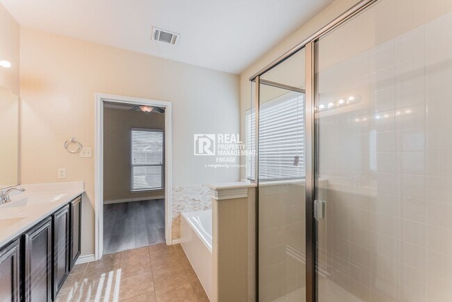 Building Photo - Modern Two-Story 4-Bedroom Home in Frisco ISD!