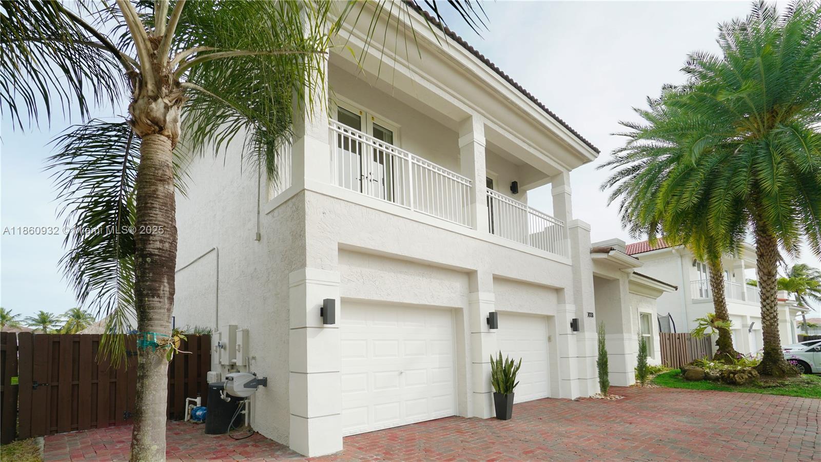 Building Photo - 7031 NW 113th Ct