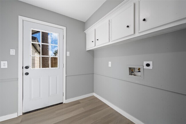 Building Photo - 14015 Cleobrook Dr