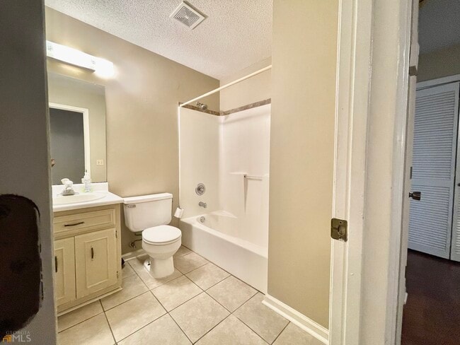 Building Photo - 230 Lanier Dr