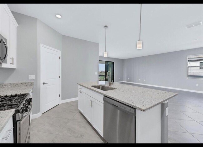 Building Photo - 5127 Coral Reef Wy